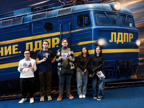 Студенты ИГА познакомились с наследием Владимира Жириновского на юбилейной выставке
